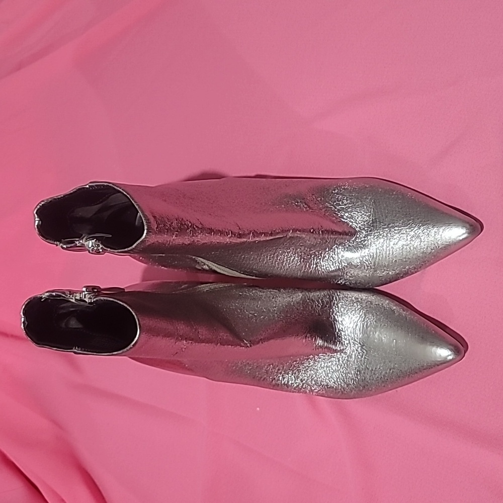 Steven New York  gold ✨️  booties size 9